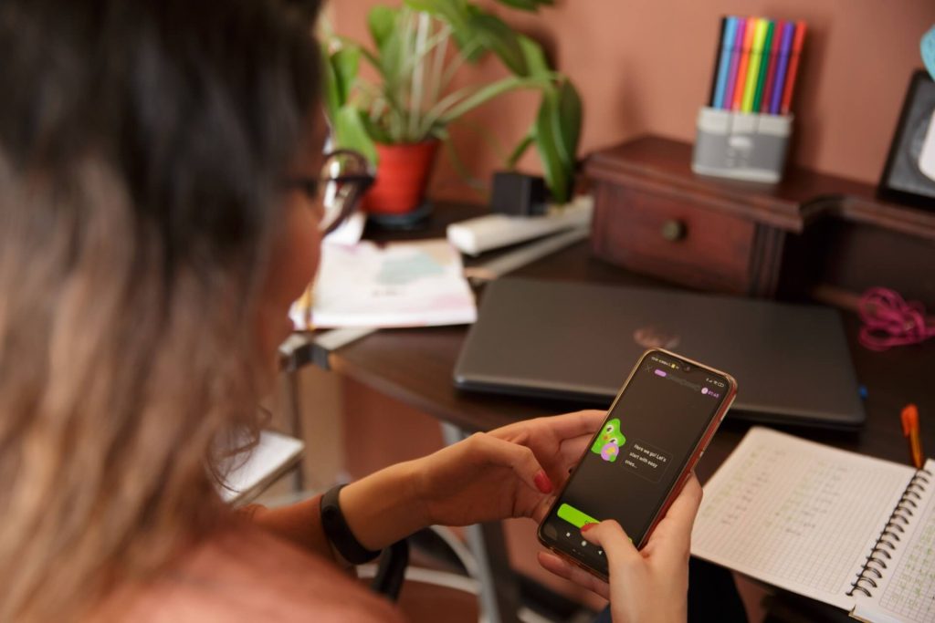 Learner with Duolingo App 